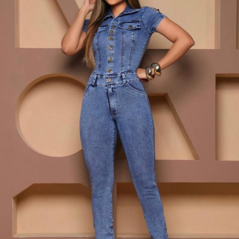 Macacão jeans de manga curta